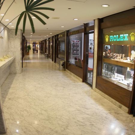 Eurobuilding Hotel & Suites Caracas Eksteriør billede The interior of the shopping mall