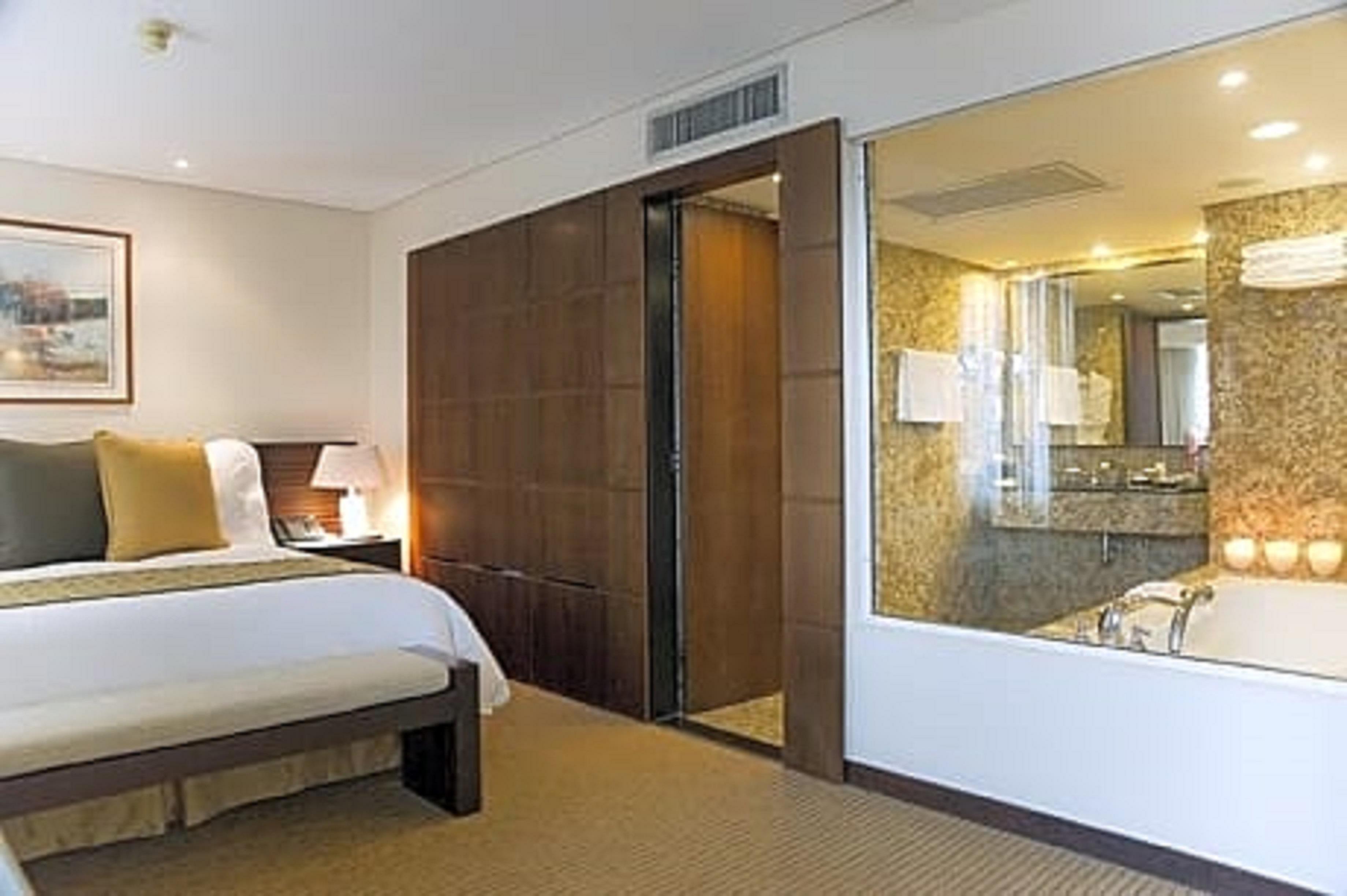 Eurobuilding Hotel & Suites Caracas Eksteriør billede A room at the hotel