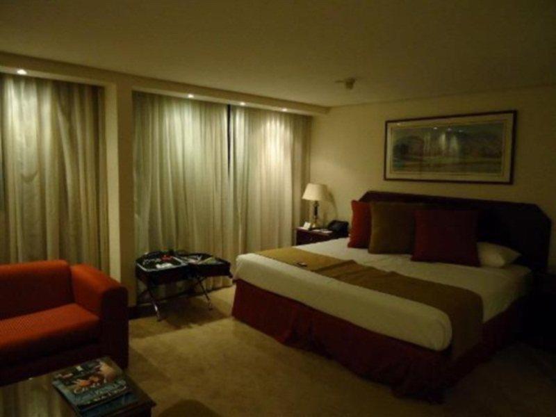 Eurobuilding Hotel & Suites Caracas Eksteriør billede A room at the hotel