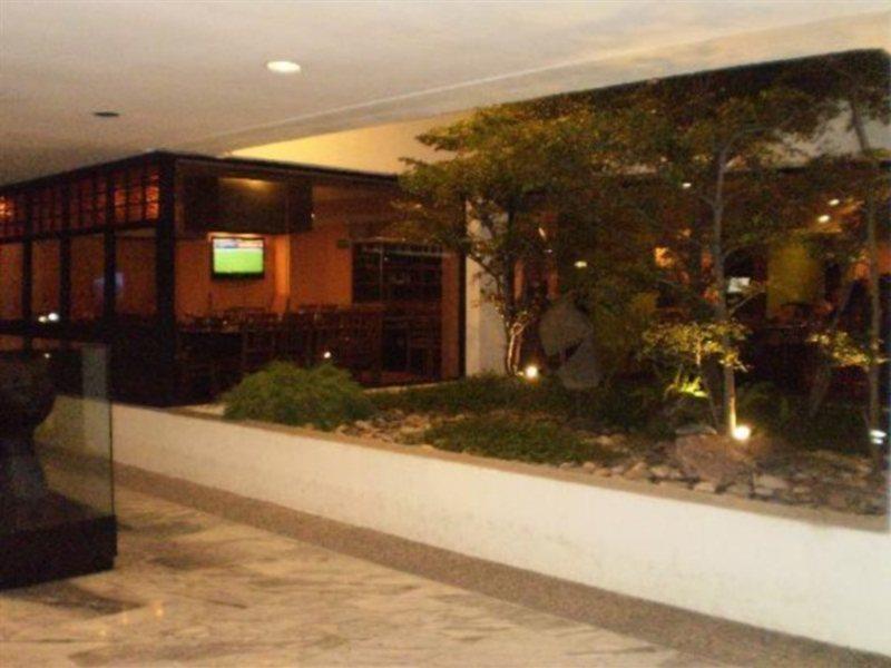 Eurobuilding Hotel & Suites Caracas Eksteriør billede The interior of the hotel