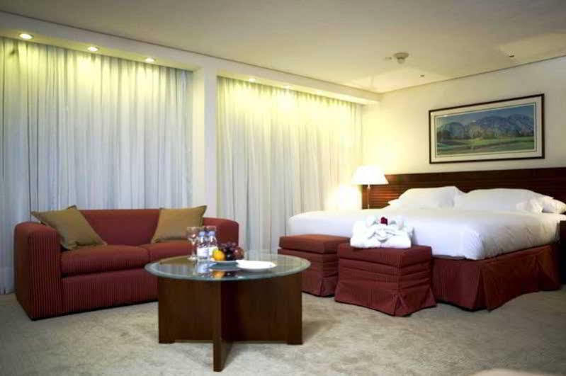 Eurobuilding Hotel & Suites Caracas Eksteriør billede A room at the hotel